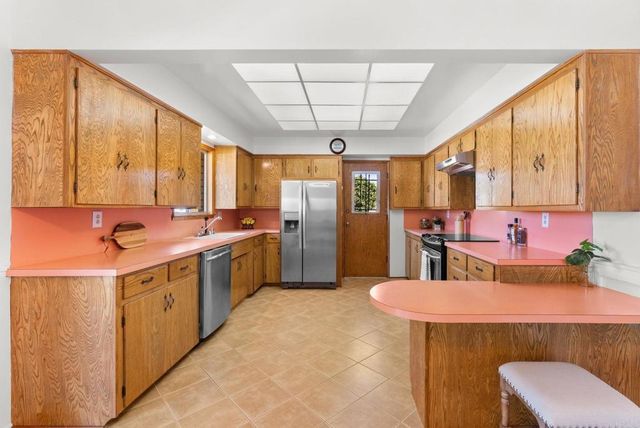 635 Pine Tree Lane, Vista, CA 92081
