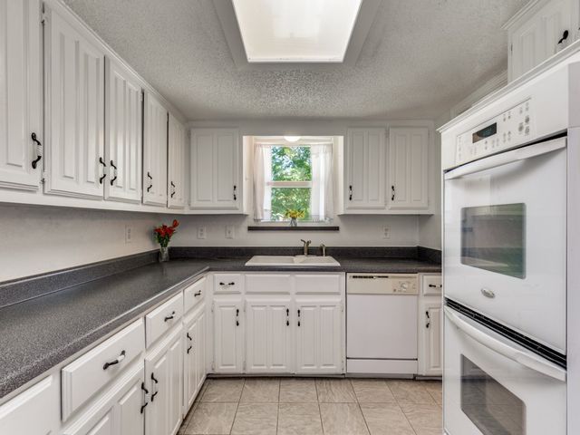 1608 Mayflower Drive, Carrollton, TX 75007