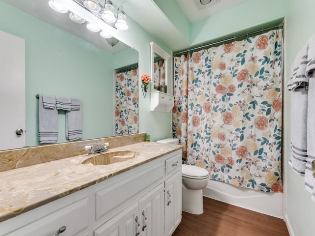 1608 Mayflower Drive, Carrollton, TX 75007