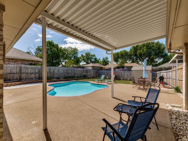 1608 Mayflower Drive, Carrollton, TX 75007