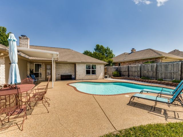 1608 Mayflower Drive, Carrollton, TX 75007