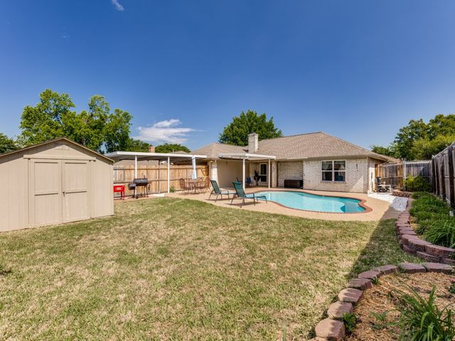 1608 Mayflower Drive, Carrollton, TX 75007