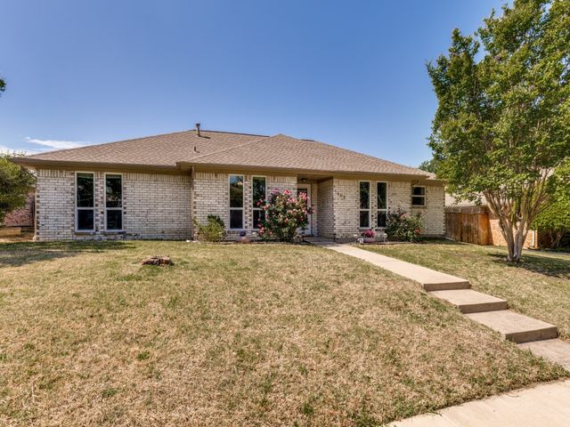 1608 Mayflower Drive, Carrollton, TX 75007