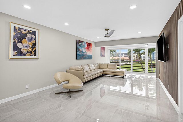 3351 Spanish Trail 212, Delray Beach, FL 33483