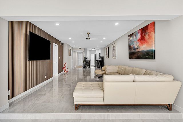 3351 Spanish Trail 212, Delray Beach, FL 33483