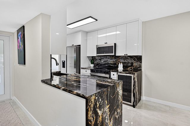 3351 Spanish Trail 212, Delray Beach, FL 33483