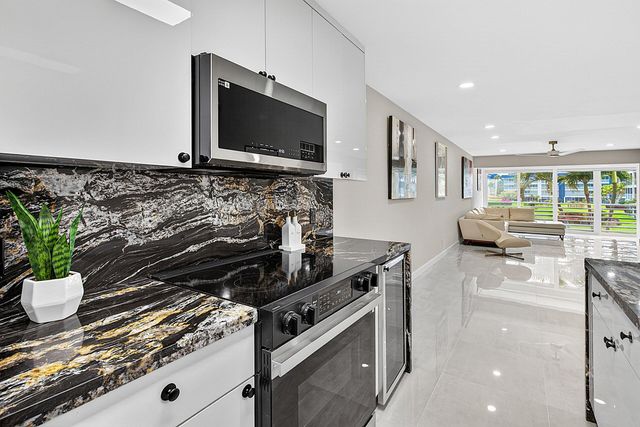 3351 Spanish Trail 212, Delray Beach, FL 33483