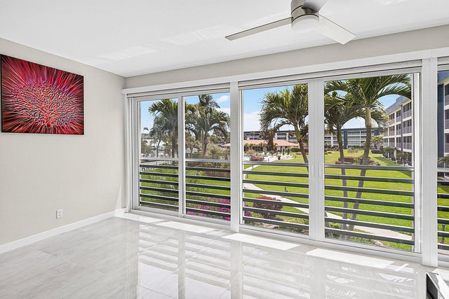 3351 Spanish Trail 212, Delray Beach, FL 33483