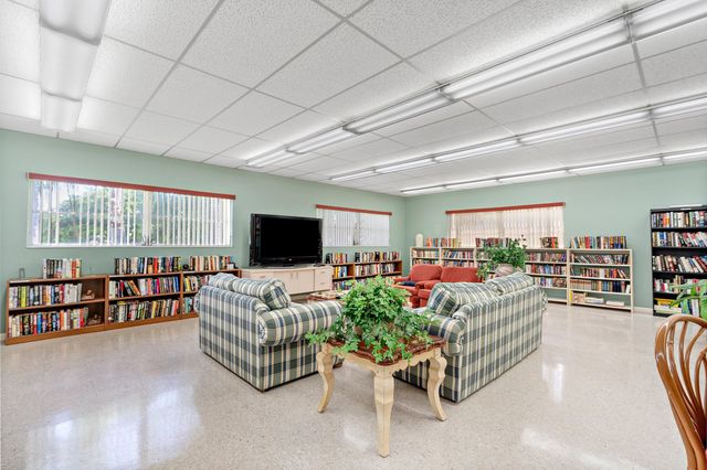 3351 Spanish Trail 212, Delray Beach, FL 33483