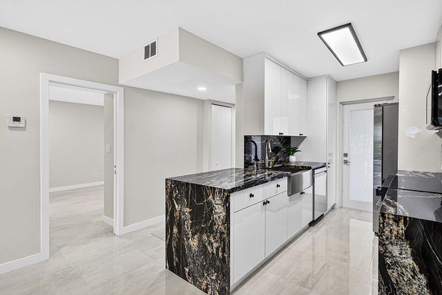 3351 Spanish Trail 212, Delray Beach, FL 33483