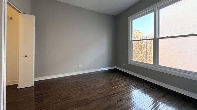 2350 W GEORGE Street 2350, Chicago, IL 60618