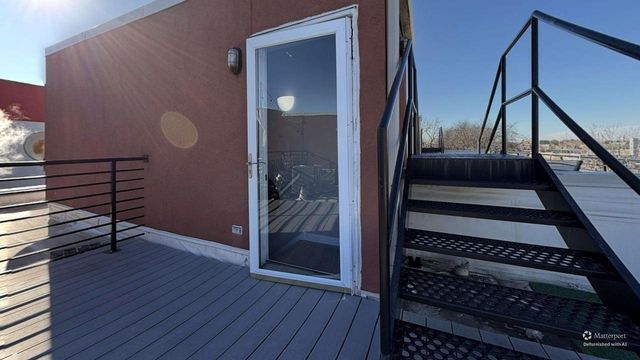 2350 W GEORGE Street 2350, Chicago, IL 60618