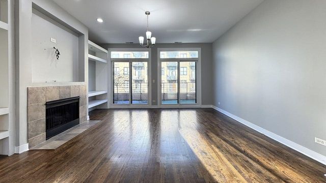 2350 W GEORGE Street 2350, Chicago, IL 60618