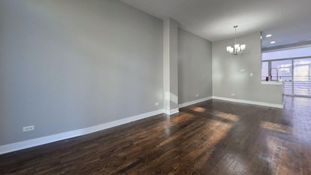 2350 W GEORGE Street 2350, Chicago, IL 60618