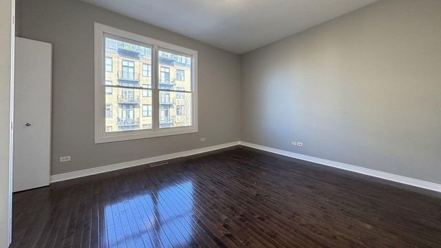 2350 W GEORGE Street 2350, Chicago, IL 60618