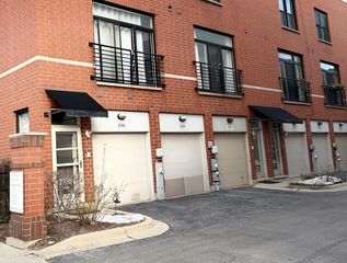 2350 W GEORGE Street 2350, Chicago, IL 60618