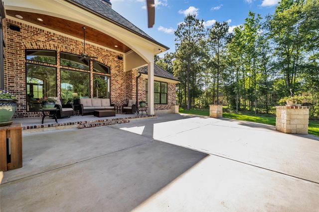 7334 Magnolia Hollow Dr Drive, Montgomery, TX 77316
