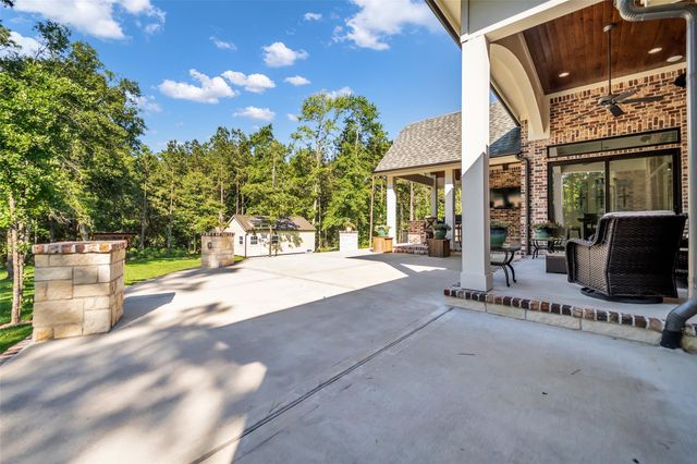 7334 Magnolia Hollow Dr Drive, Montgomery, TX 77316