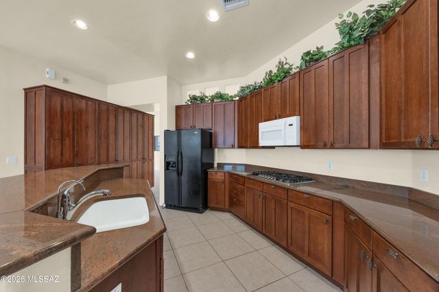 1230 N Golden Palomino Place, Tucson, AZ 85715