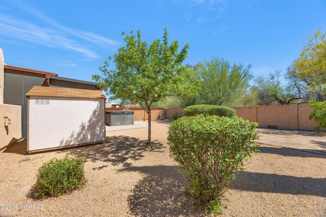 1230 N Golden Palomino Place, Tucson, AZ 85715