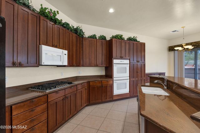 1230 N Golden Palomino Place, Tucson, AZ 85715