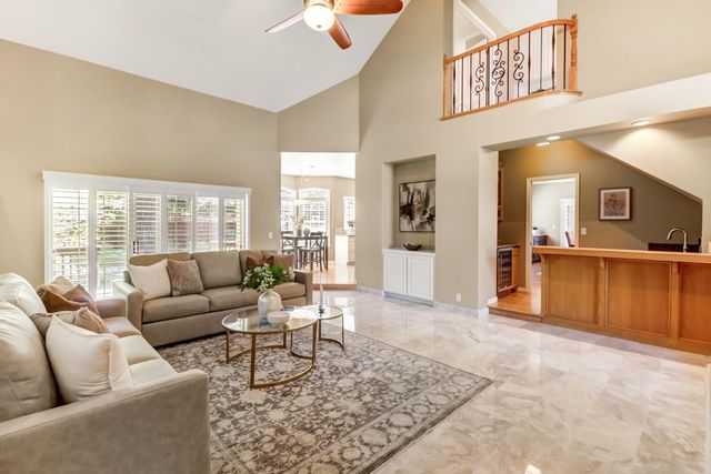361 Canyon Falls Dr, Folsom, CA 95630