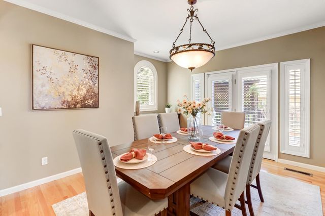 361 Canyon Falls Dr, Folsom, CA 95630