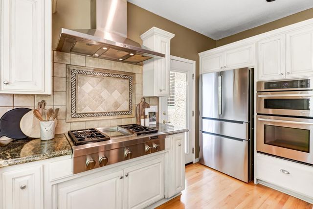 361 Canyon Falls Dr, Folsom, CA 95630
