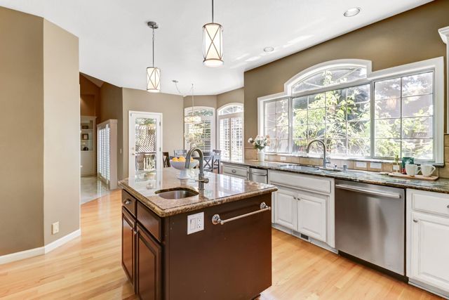 361 Canyon Falls Dr, Folsom, CA 95630