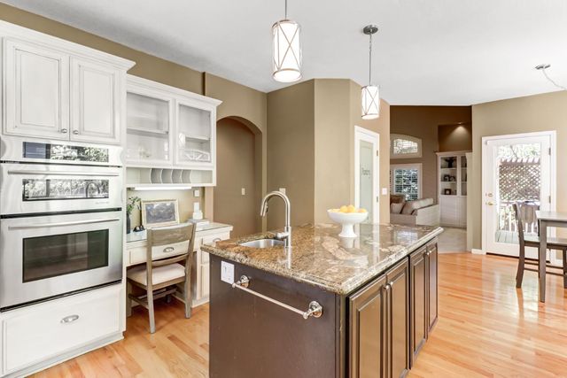 361 Canyon Falls Dr, Folsom, CA 95630