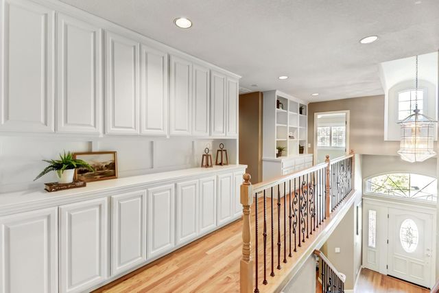 361 Canyon Falls Dr, Folsom, CA 95630