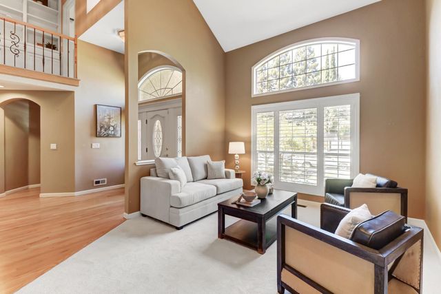 361 Canyon Falls Dr, Folsom, CA 95630