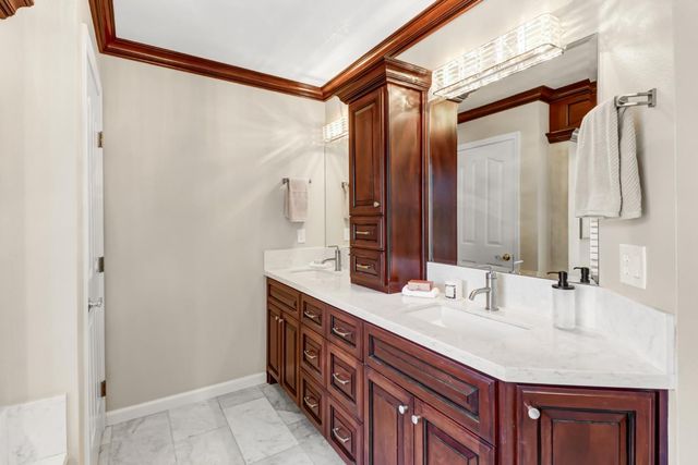 361 Canyon Falls Dr, Folsom, CA 95630