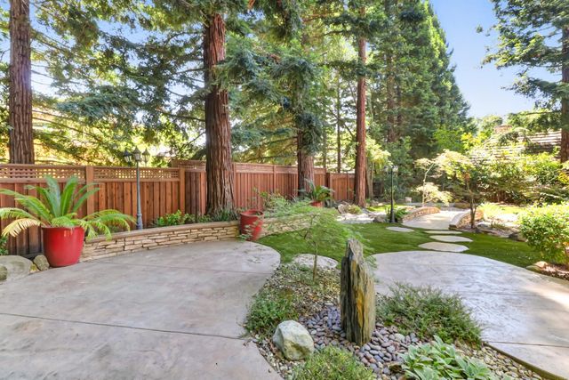 361 Canyon Falls Dr, Folsom, CA 95630
