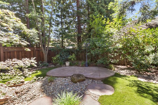 361 Canyon Falls Dr, Folsom, CA 95630