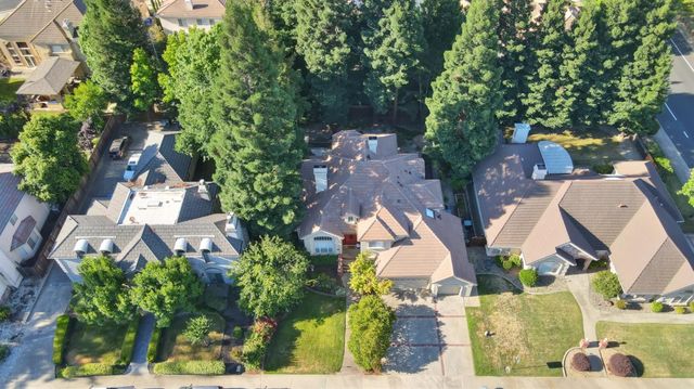 361 Canyon Falls Dr, Folsom, CA 95630