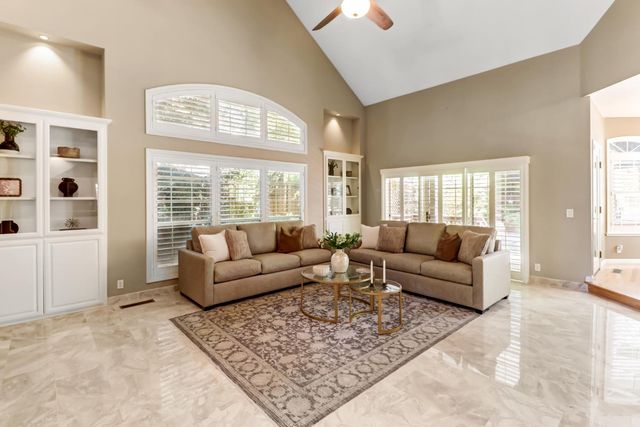 361 Canyon Falls Dr, Folsom, CA 95630
