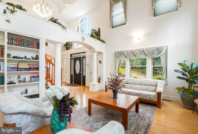 9454 SEVEN LOCKS RD, Bethesda, MD 20817