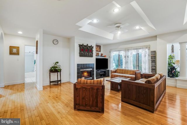 9454 SEVEN LOCKS RD, Bethesda, MD 20817