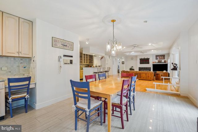 9454 SEVEN LOCKS RD, Bethesda, MD 20817