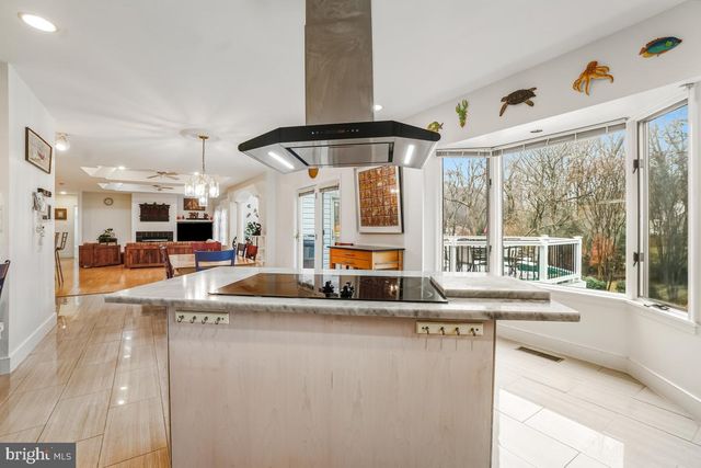 9454 SEVEN LOCKS RD, Bethesda, MD 20817