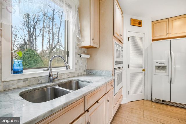 9454 SEVEN LOCKS RD, Bethesda, MD 20817