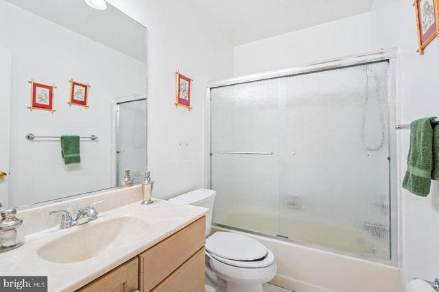 9454 SEVEN LOCKS RD, Bethesda, MD 20817