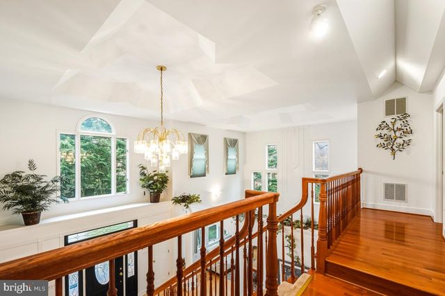 9454 SEVEN LOCKS RD, Bethesda, MD 20817