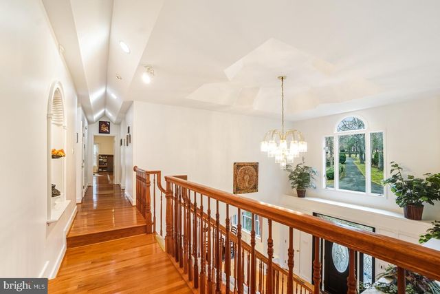 9454 SEVEN LOCKS RD, Bethesda, MD 20817