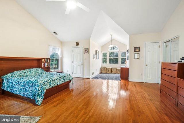 9454 SEVEN LOCKS RD, Bethesda, MD 20817