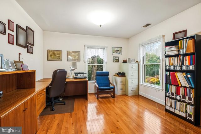 9454 SEVEN LOCKS RD, Bethesda, MD 20817