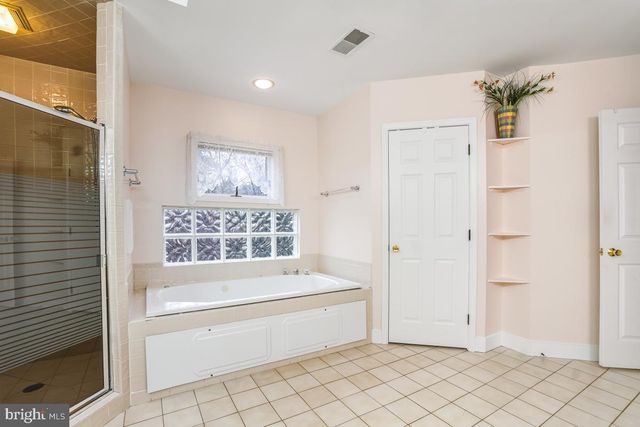 9454 SEVEN LOCKS RD, Bethesda, MD 20817