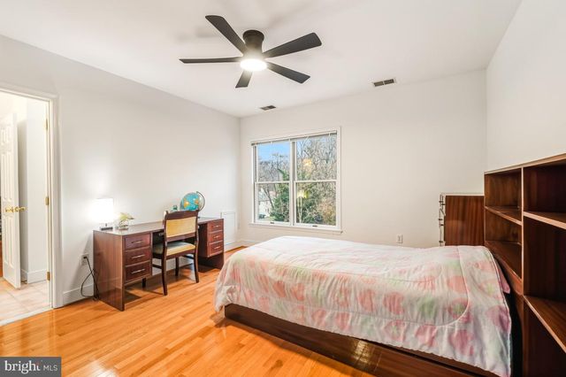 9454 SEVEN LOCKS RD, Bethesda, MD 20817