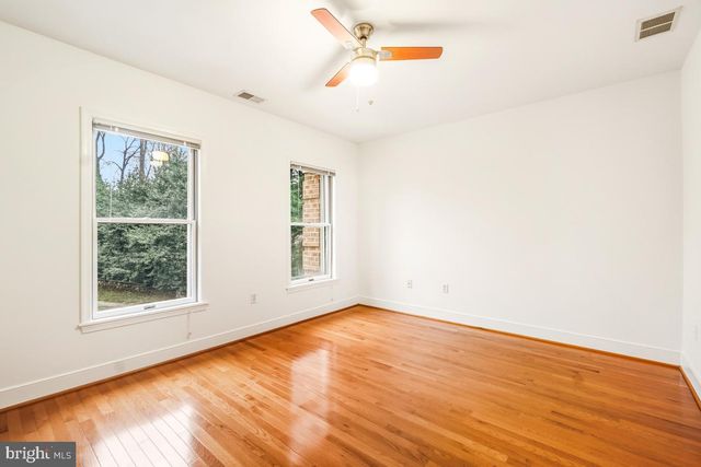 9454 SEVEN LOCKS RD, Bethesda, MD 20817